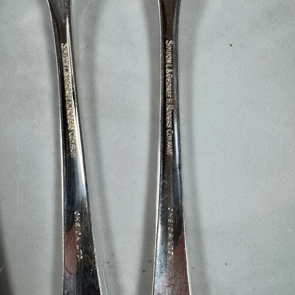 Set‎ of 4 Oneida Simeon L & George H Rogers Silver Plated Salad Forks Lot 1